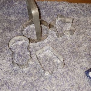 Cookie cutters and biscuits cutter